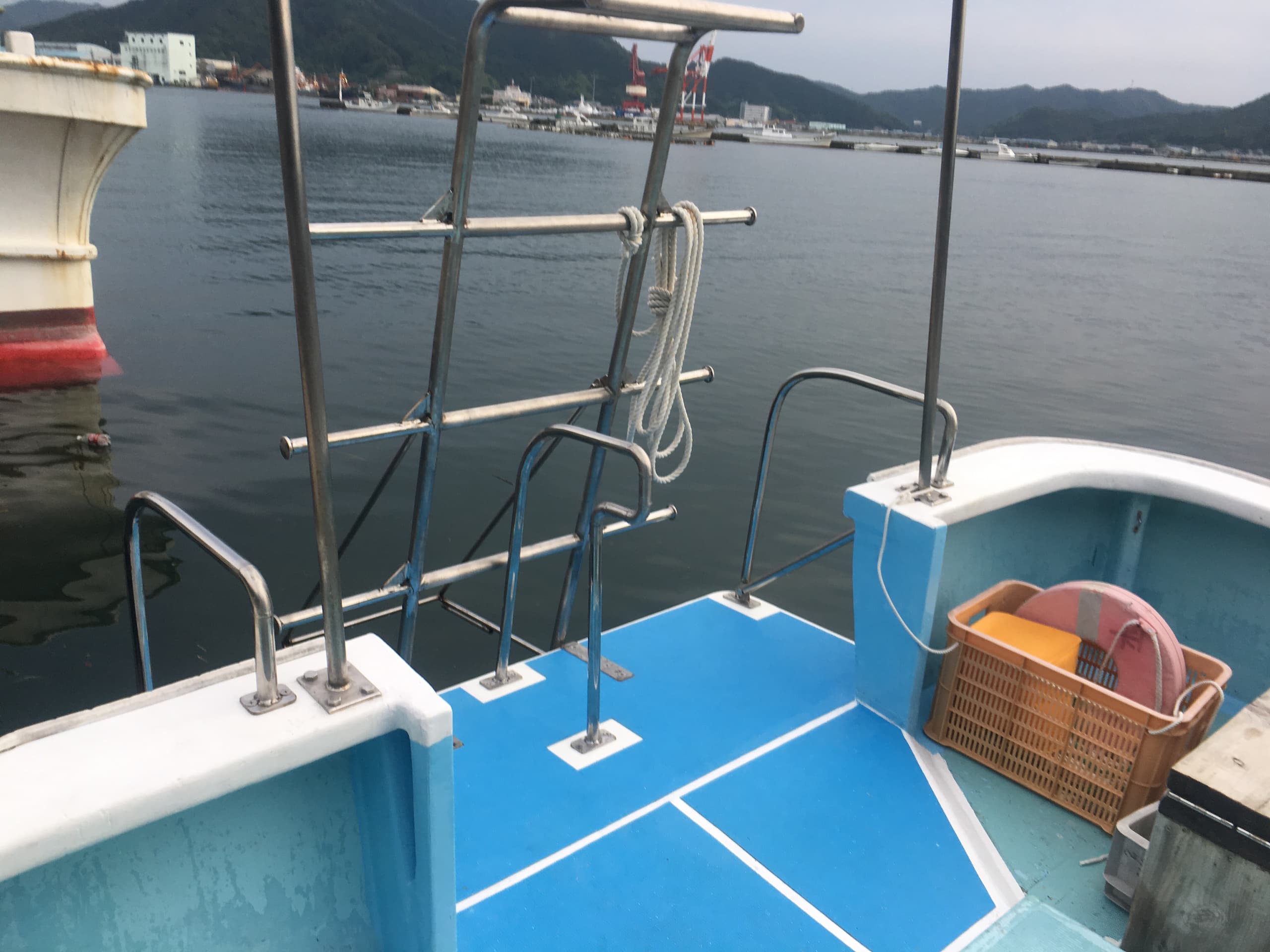 後部ステップ